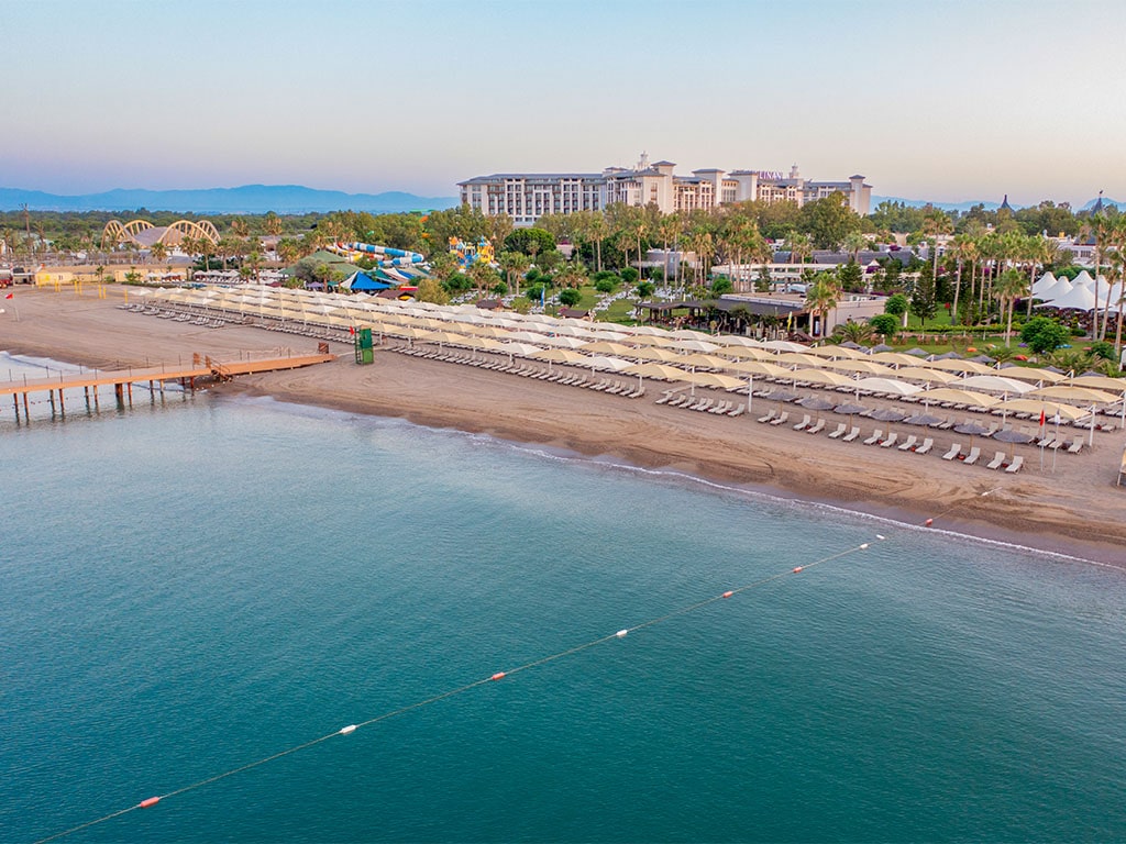 Stranden och hotellområdet